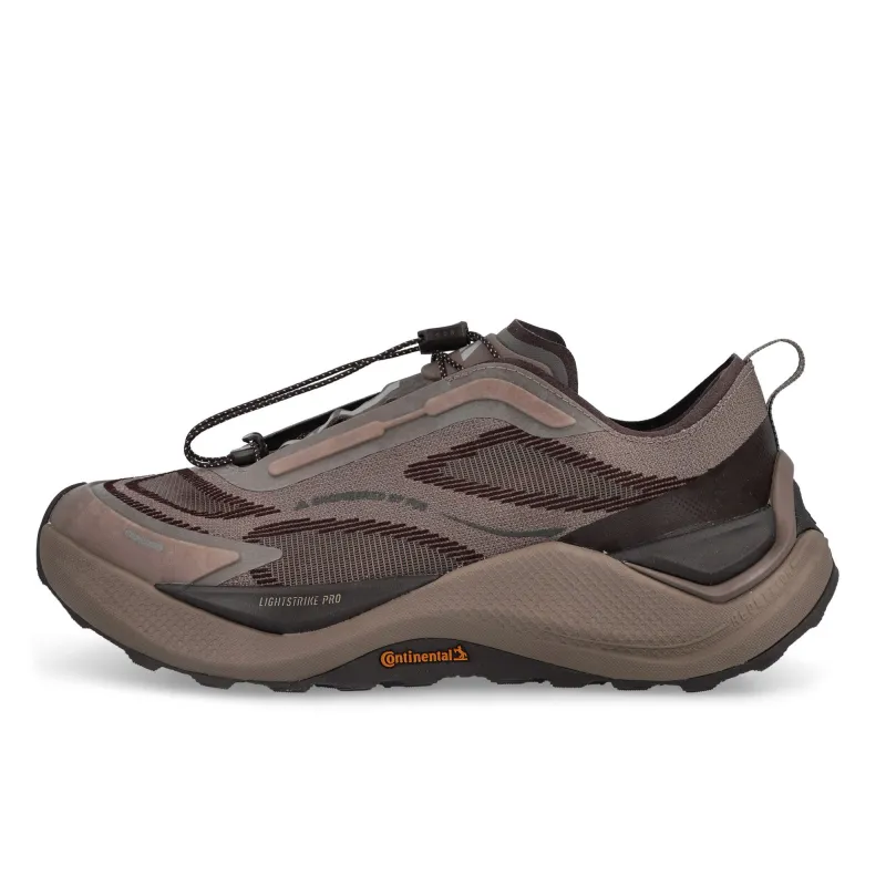 Holo Peak made by Adidas