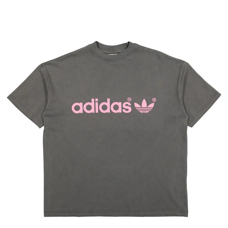 adisignature NY Tee made by Adidas