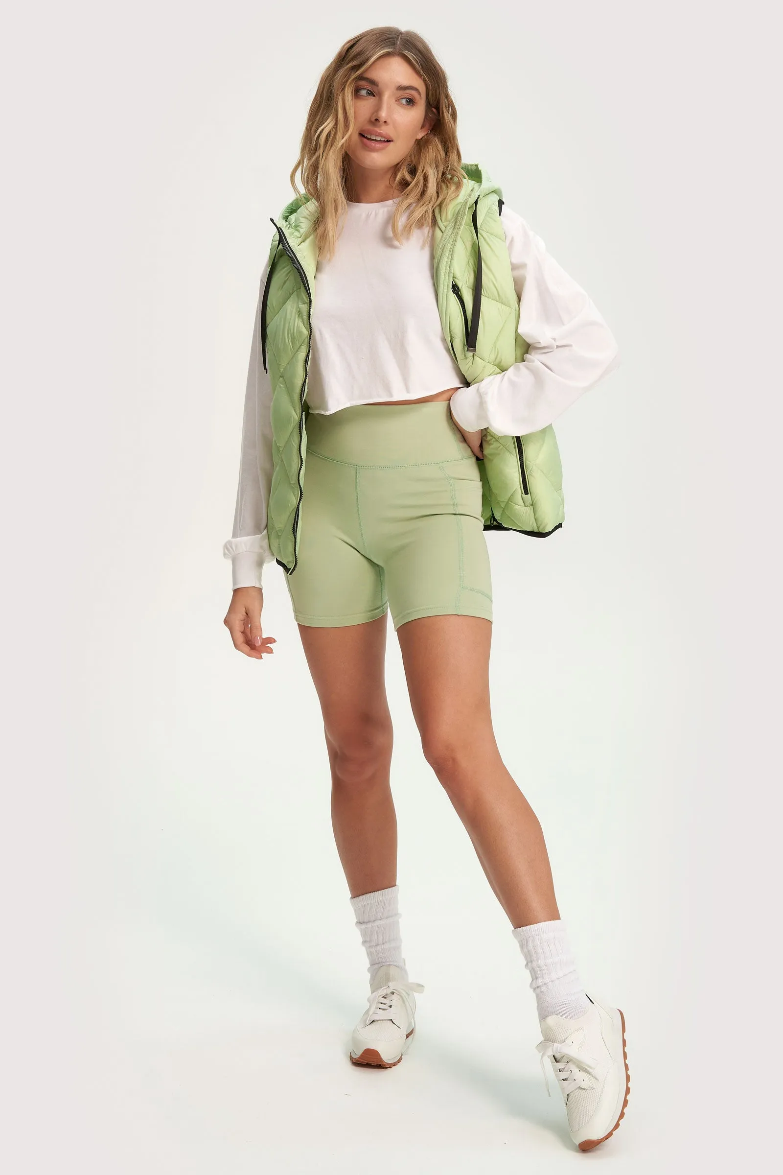 Cecilia sold by Noize