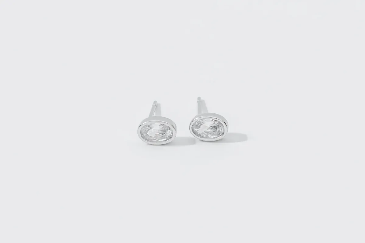 Arc Stud made by Raquel Rosalie