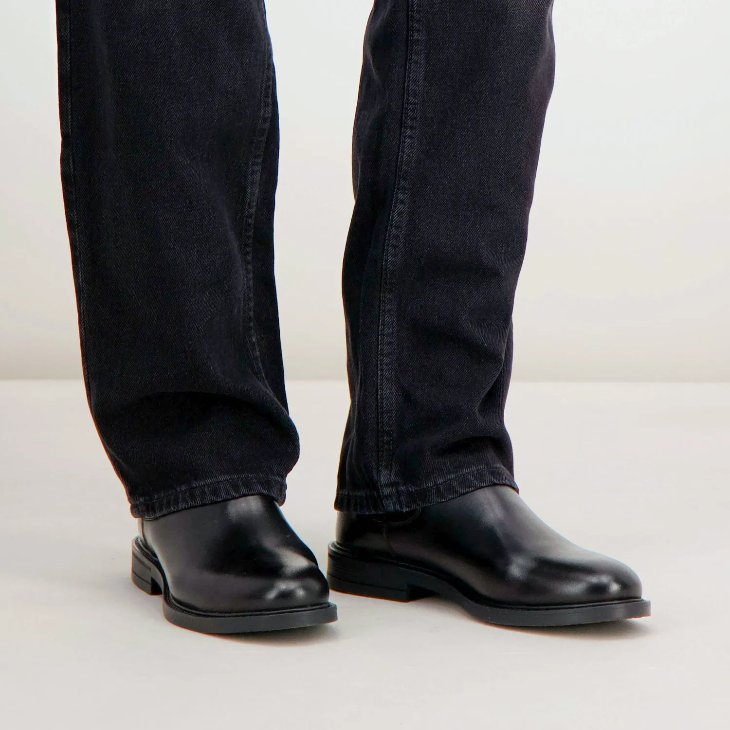 Bryan sold by Rudy's Paris product image thumbnail 2