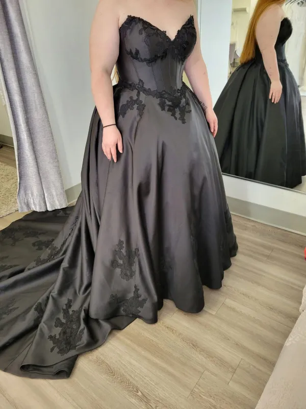 New Design Strapless Black Wedding Dress Lace Appliques V-Neck sold by My Chic Dress