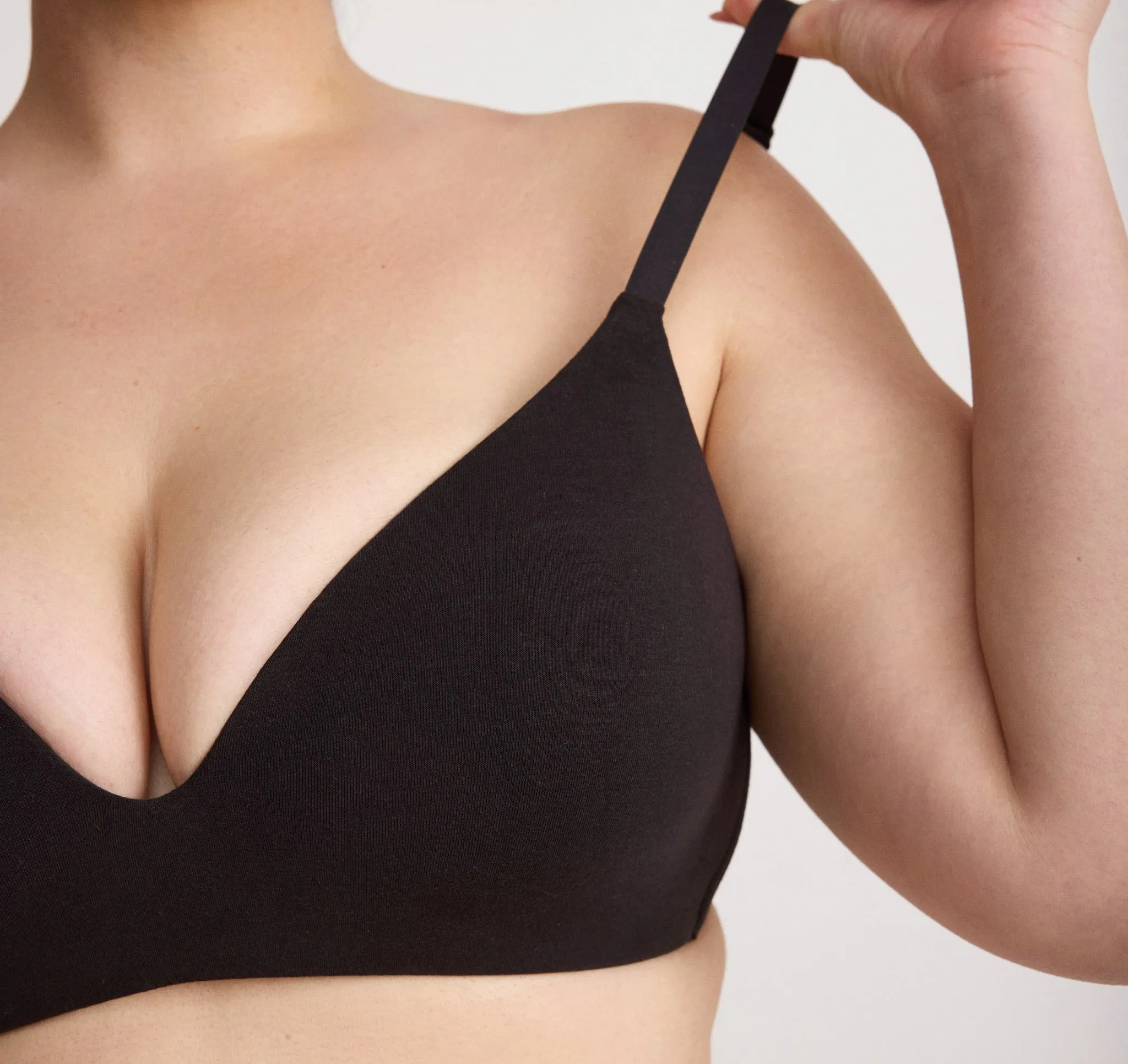 Core Wireless Plunge Bra sold by Organic Basics product image thumbnail 2