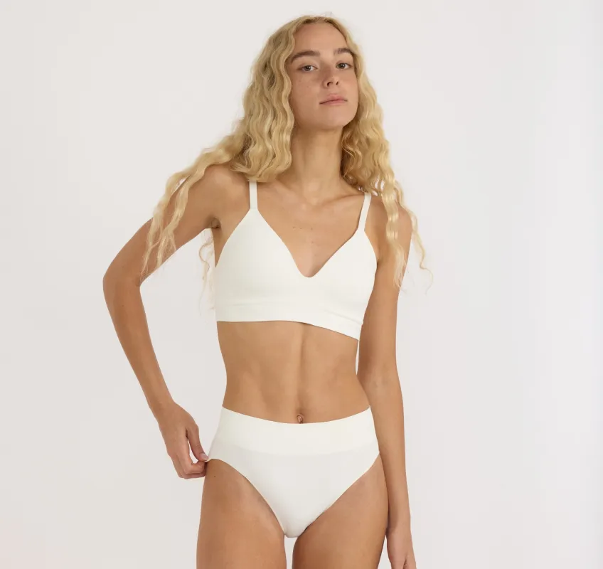 Smooth High-Leg Briefs made by Organic Basics