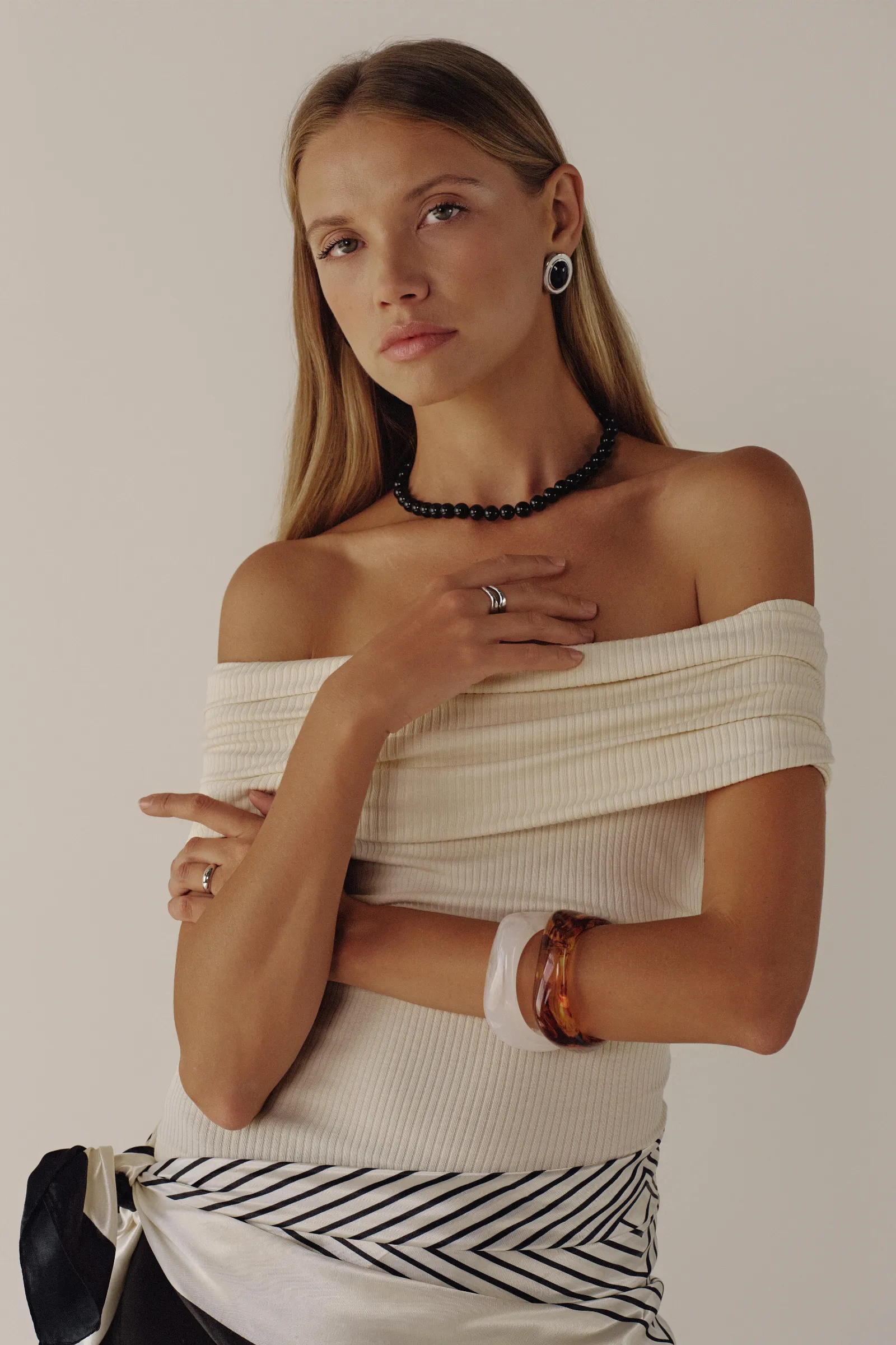 Velours Set - Silver sold by Twenty Compass product image thumbnail 3