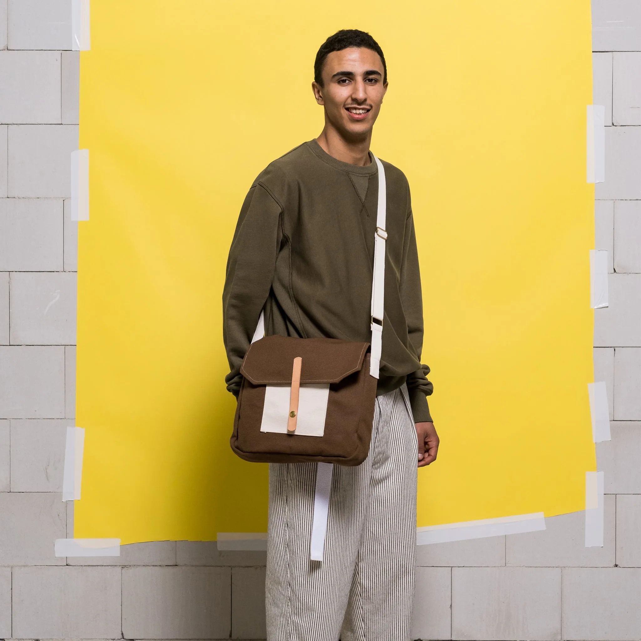 Canvas Shoulder Bag Medium Brown sold by Eat Dust product image thumbnail 4