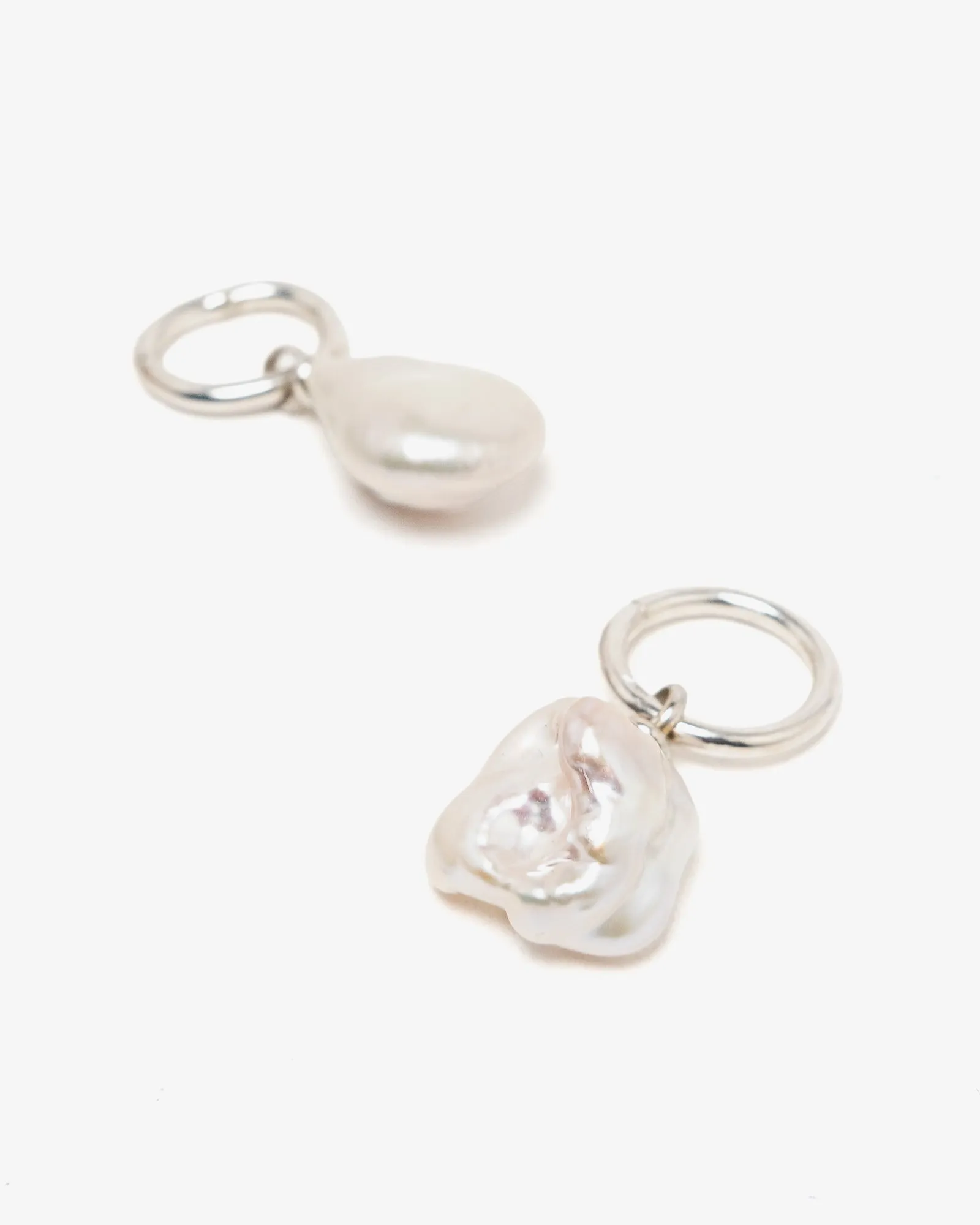 Sara Roegiers Baroque Pearl Hanger Medium sold by Eat Dust product image thumbnail 3