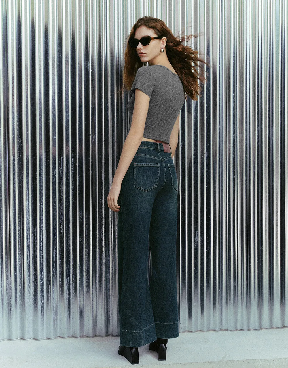 Basic Crew Neck T-Shirt sold by Urban Revivo product image thumbnail 5