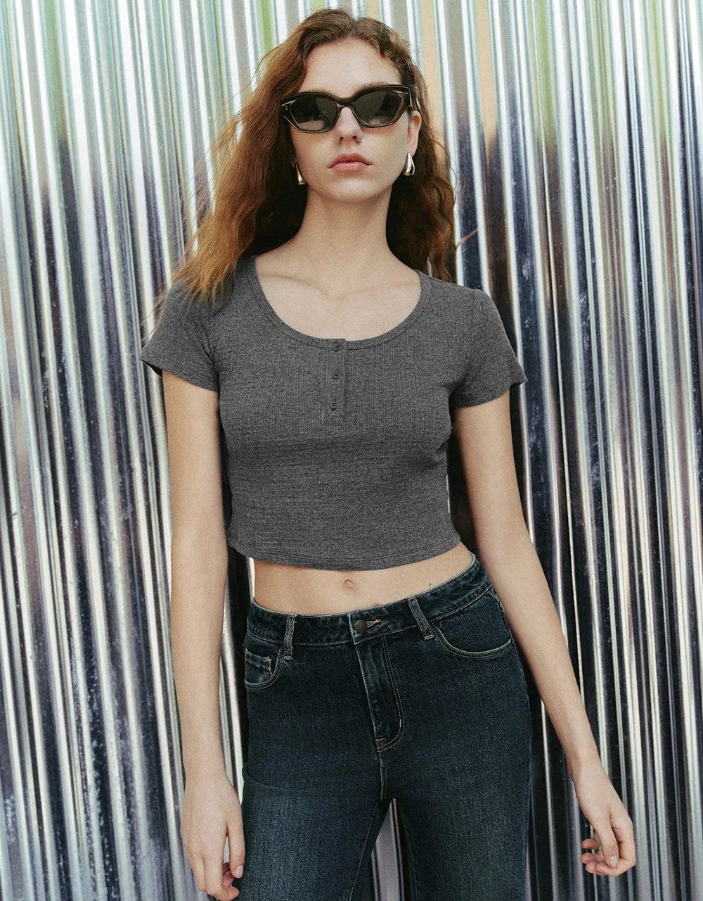 Basic Crew Neck T-Shirt sold by Urban Revivo