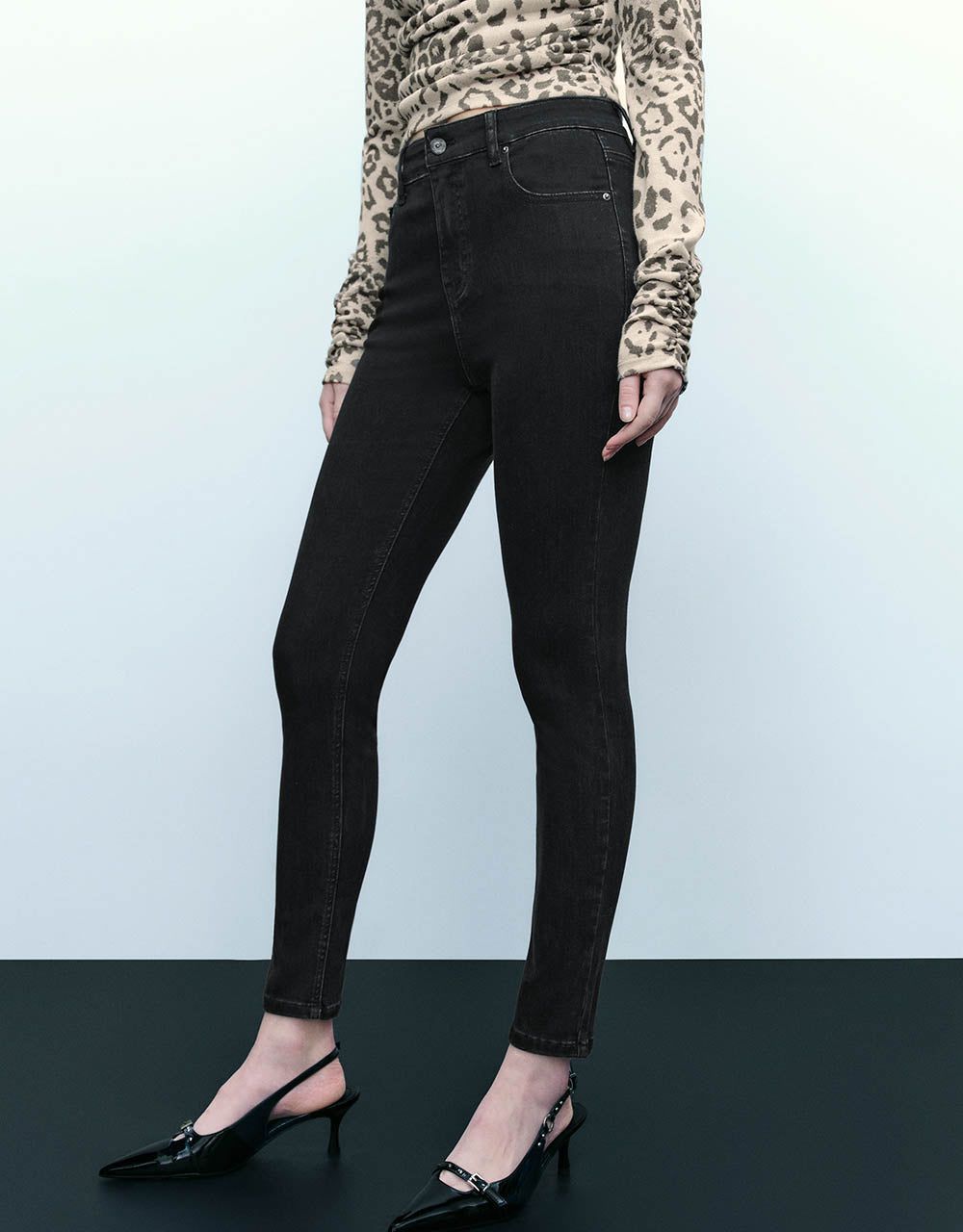 Skinny Jeans sold by Urban Revivo product image thumbnail 4