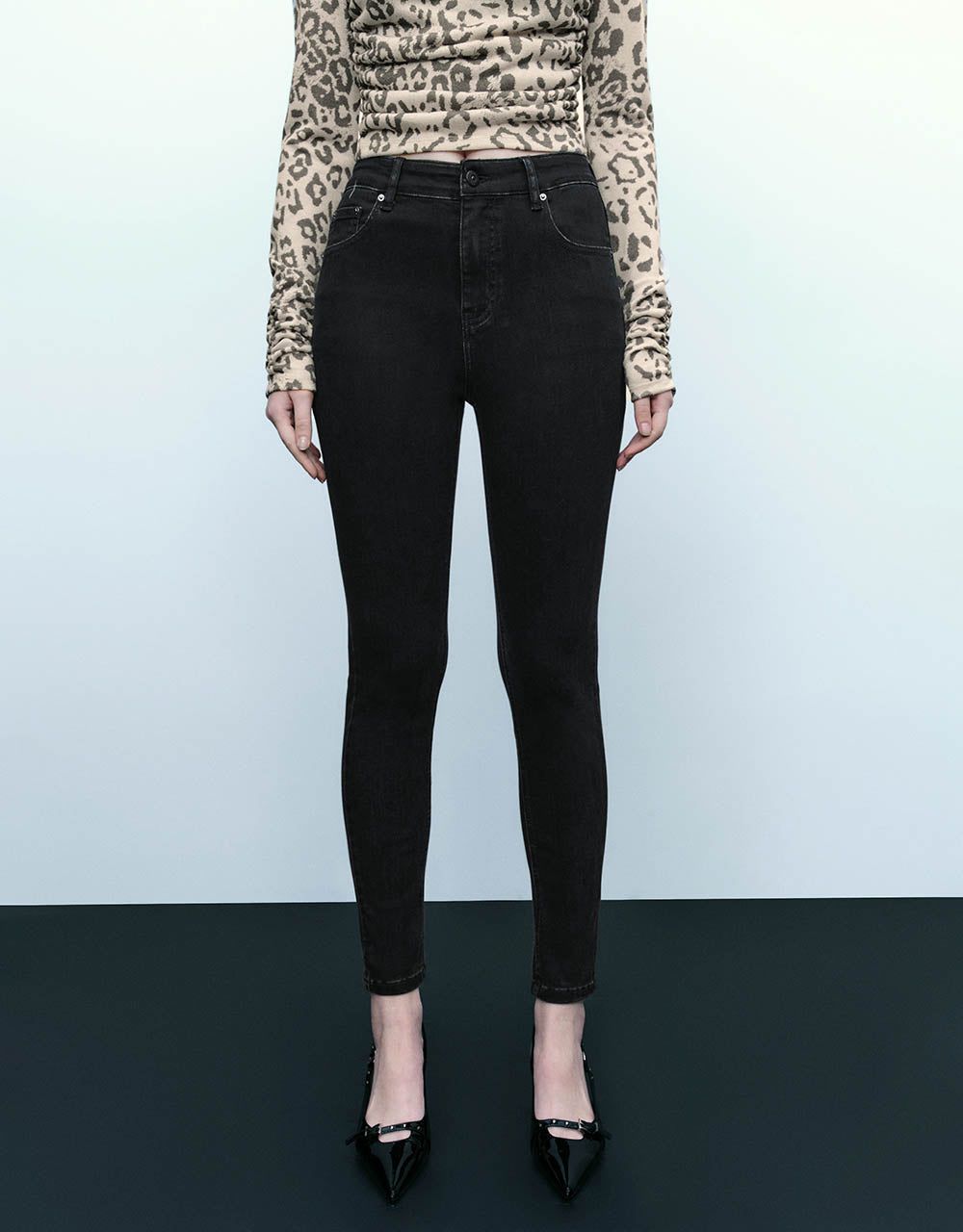 Skinny Jeans sold by Urban Revivo product image thumbnail 2
