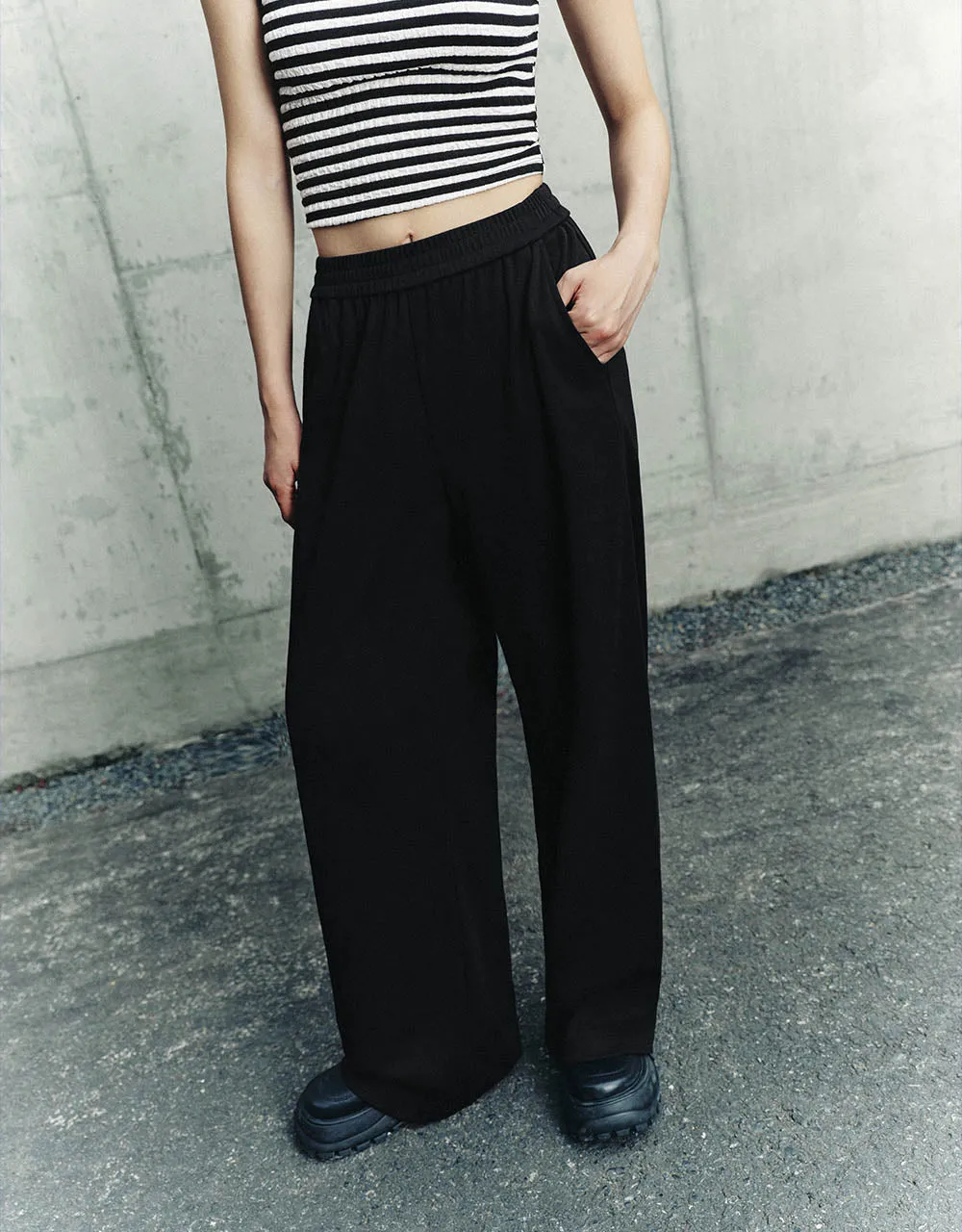 Elastic Wasit Knitted Wide-Leg Pants sold by Urban Revivo product image thumbnail 4