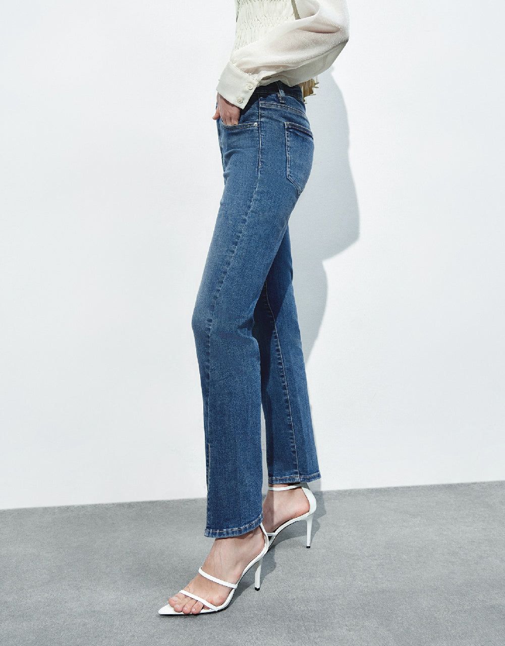 Split Hem Straight Jeans sold by Urban Revivo product image thumbnail 4