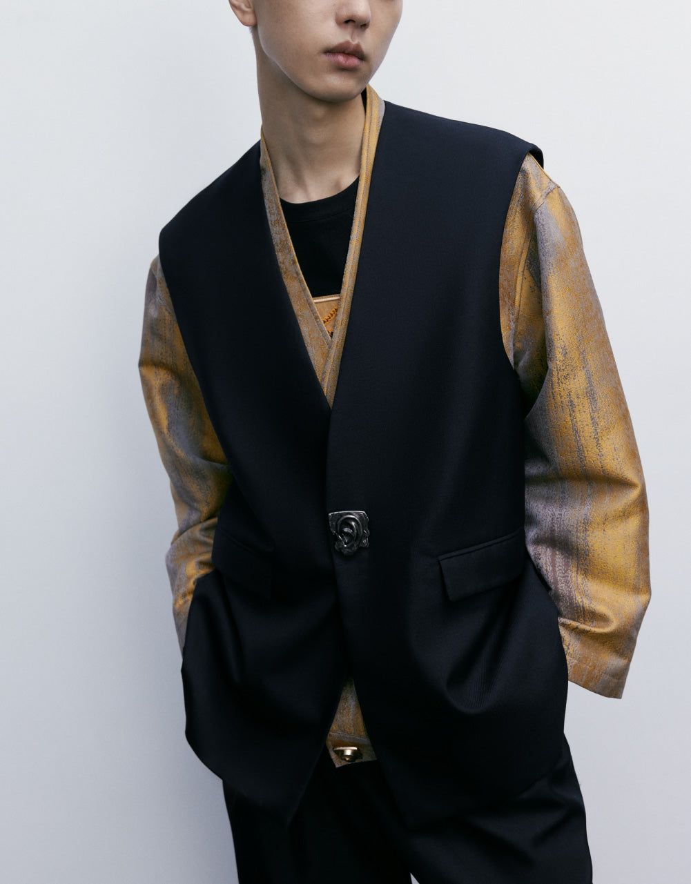 Single Breasted Vest sold by Urban Revivo product image thumbnail 3