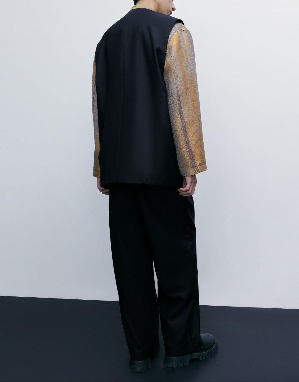 Single Breasted Vest sold by Urban Revivo product image thumbnail 4