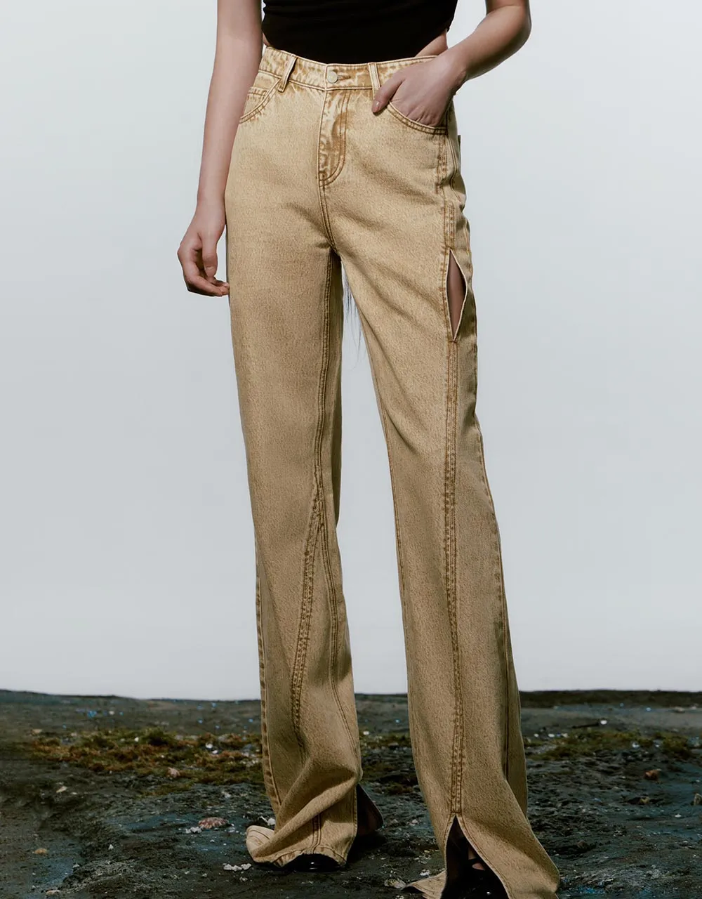 Straight Jeans sold by Urban Revivo product image thumbnail 2