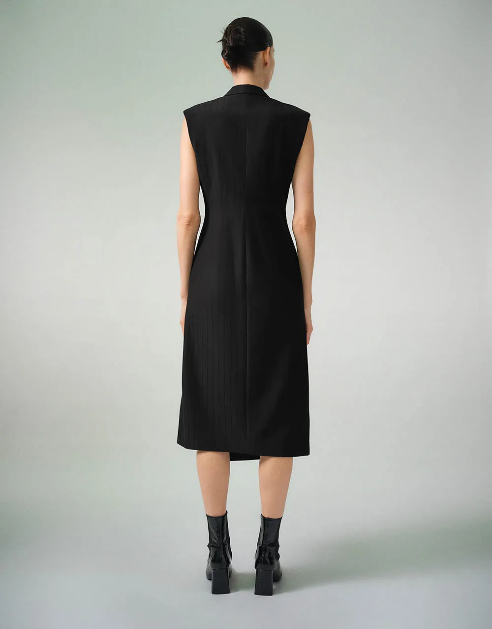 Sleeveless V-Neck Skater Dress sold by Urban Revivo product image thumbnail 4