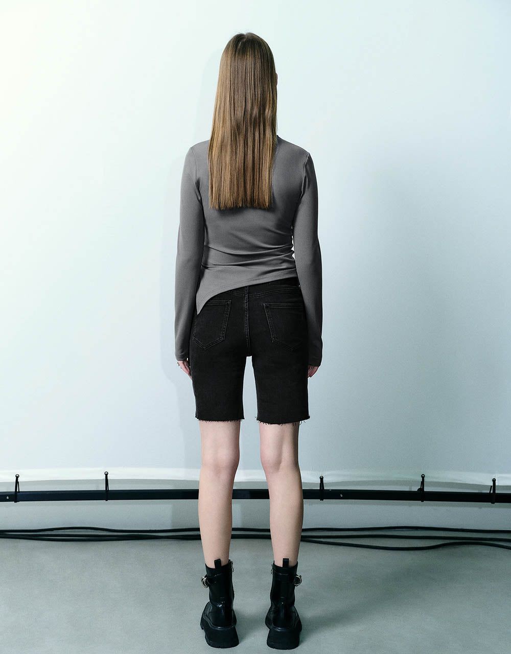 Crew Neck Knitted Skinny T-Shirt sold by Urban Revivo product image thumbnail 4