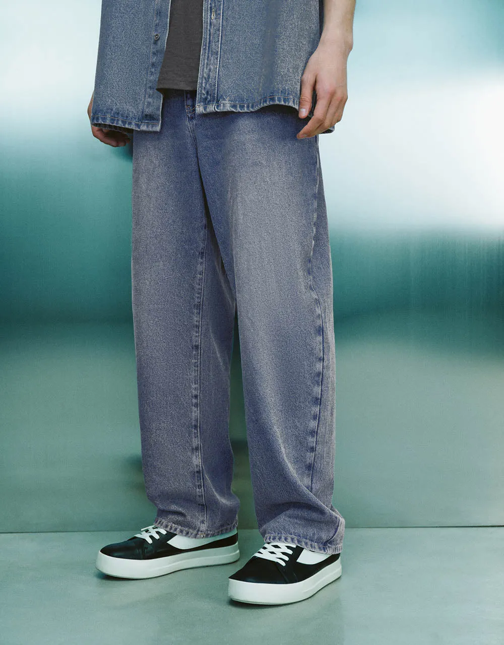 Straight Jeans sold by Urban Revivo product image thumbnail 4
