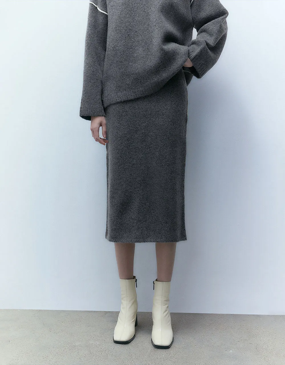 Midi Straight Knitted Skirt sold by Urban Revivo product image thumbnail 2