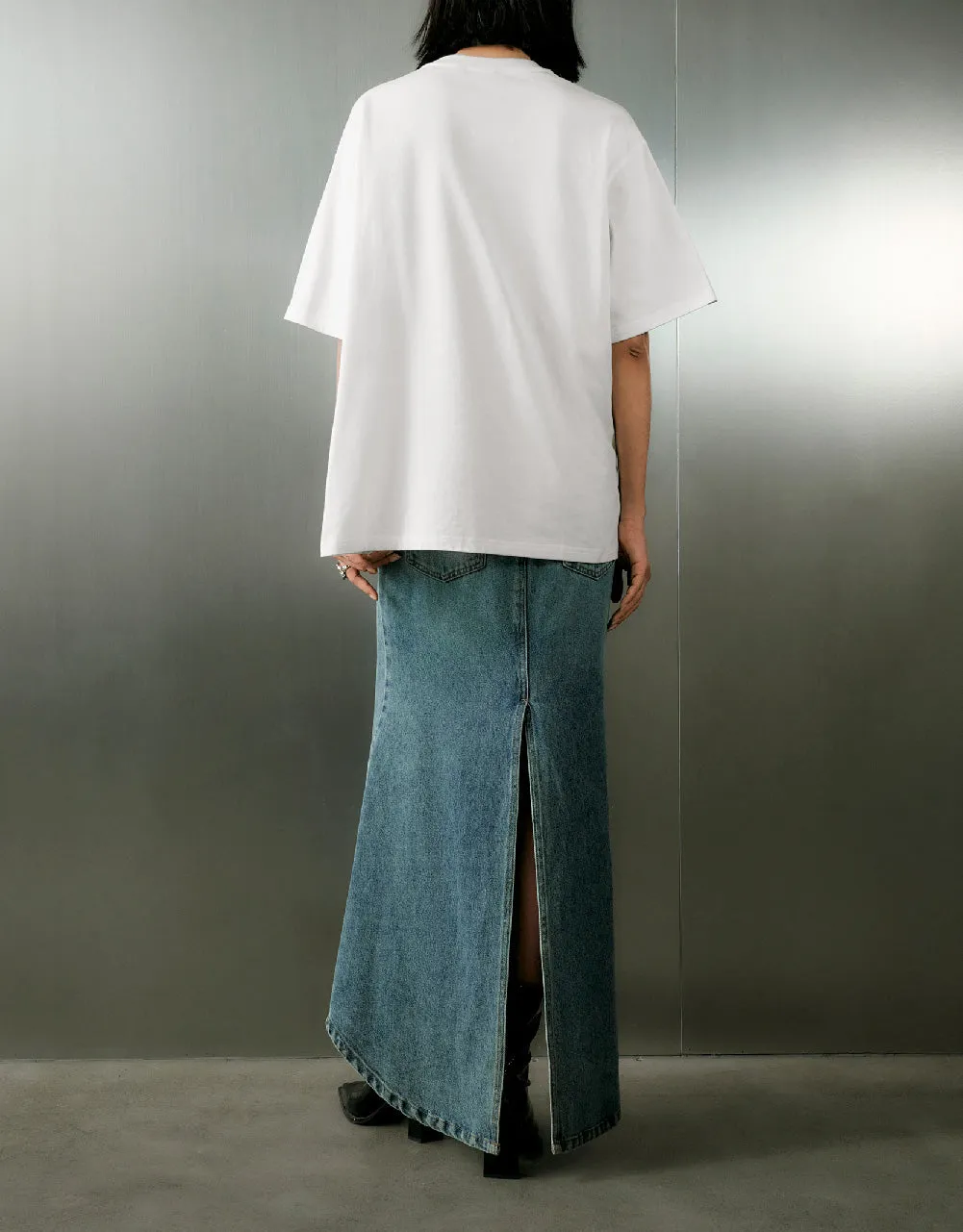 Loose Straight T-Shirt sold by Urban Revivo product image thumbnail 4