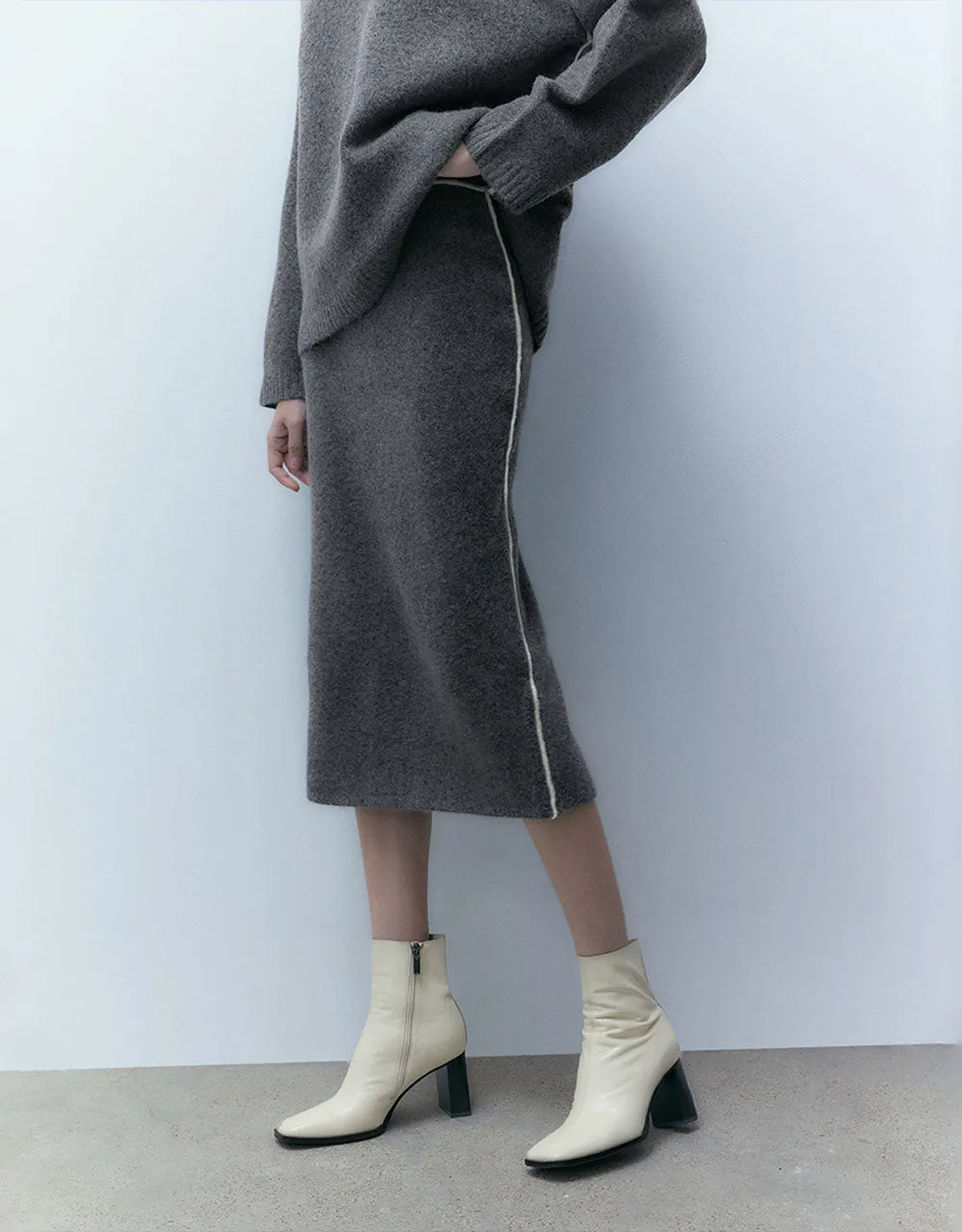 Midi Straight Knitted Skirt sold by Urban Revivo product image thumbnail 4