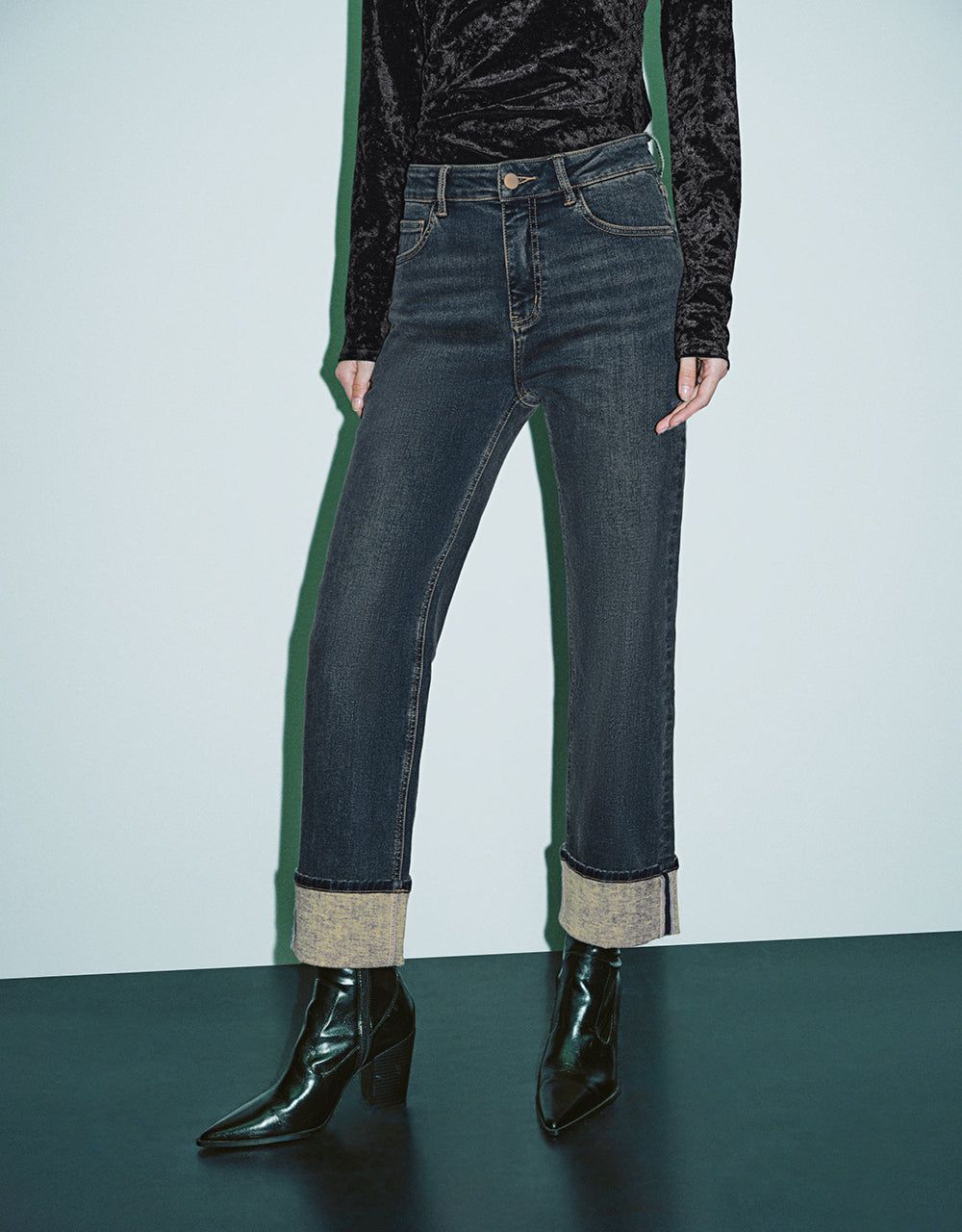 Rolled Up Hem Straight Jeans sold by Urban Revivo product image thumbnail 4