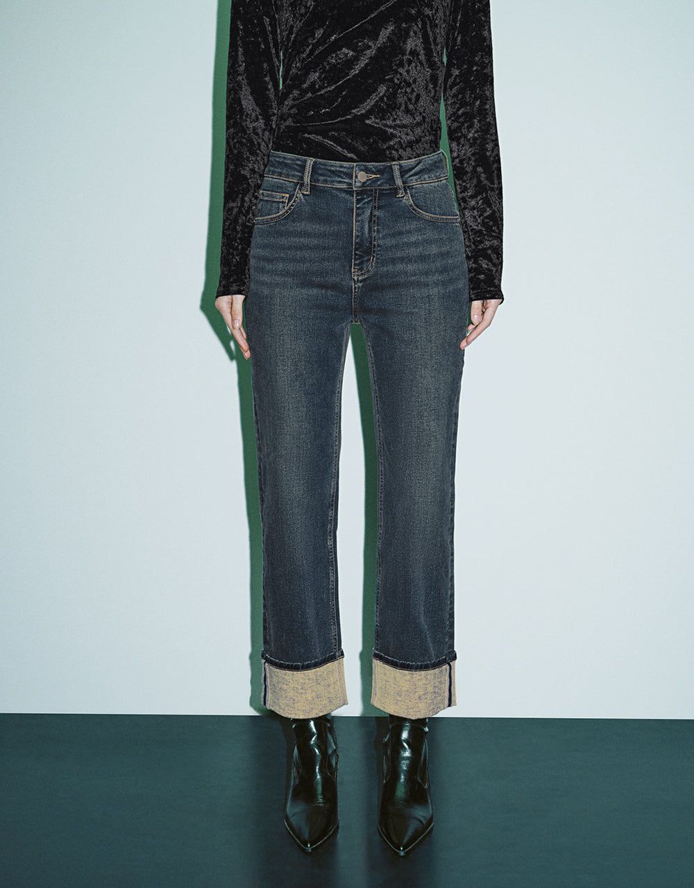 Rolled Up Hem Straight Jeans sold by Urban Revivo product image thumbnail 2