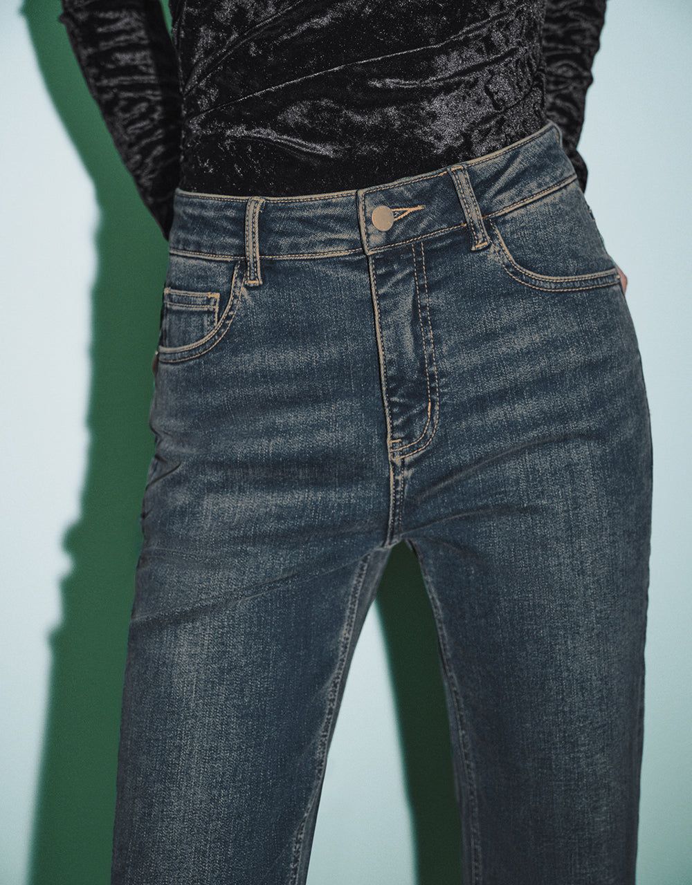 Rolled Up Hem Straight Jeans sold by Urban Revivo product image thumbnail 5