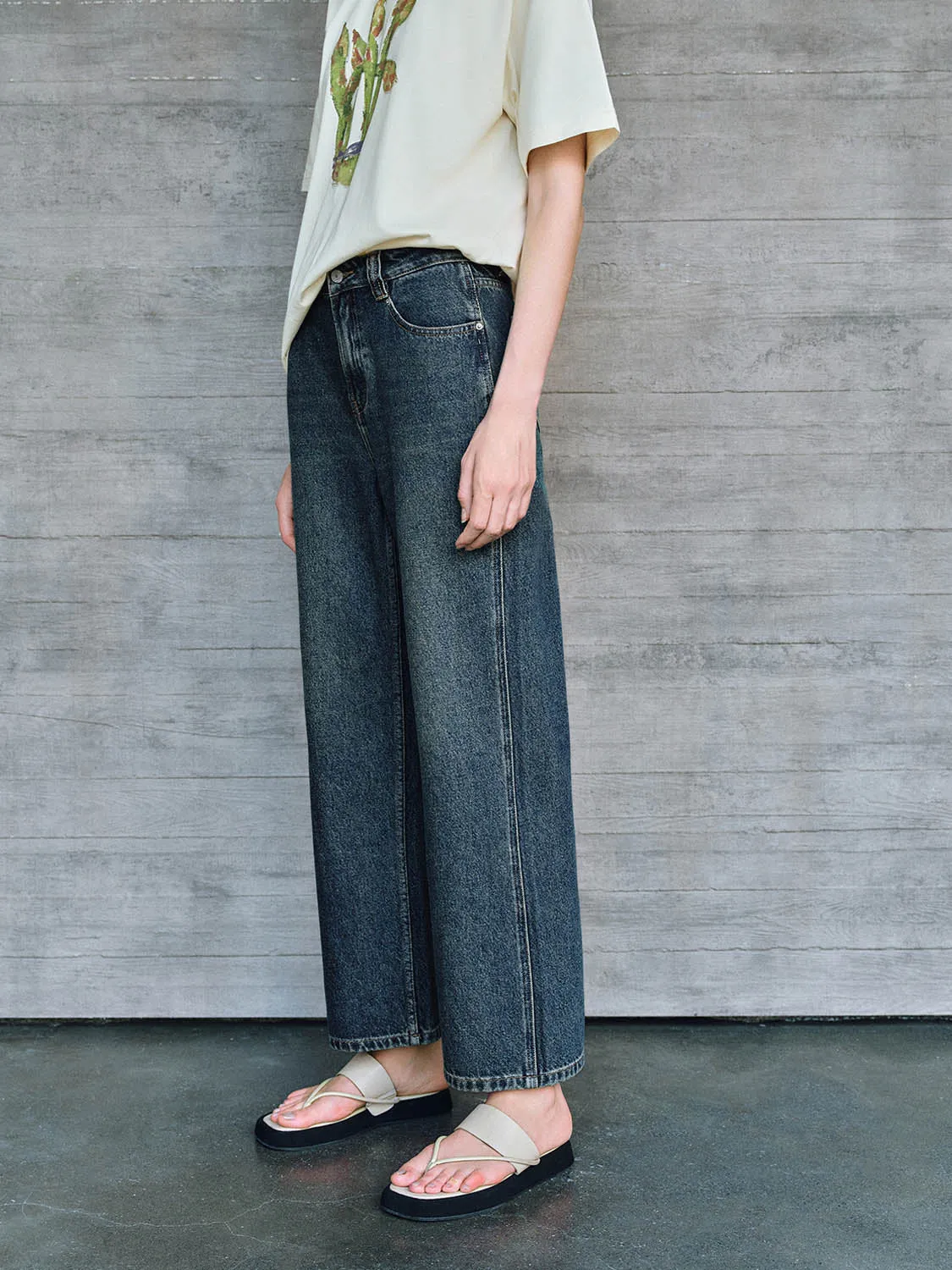 Straight Jeans sold by Urban Revivo product image thumbnail 3