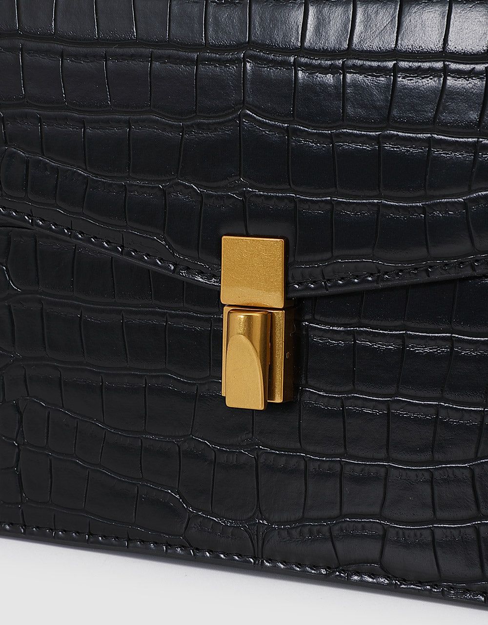 Crocodile Effect Shoulder Bag sold by Urban Revivo product image thumbnail 4