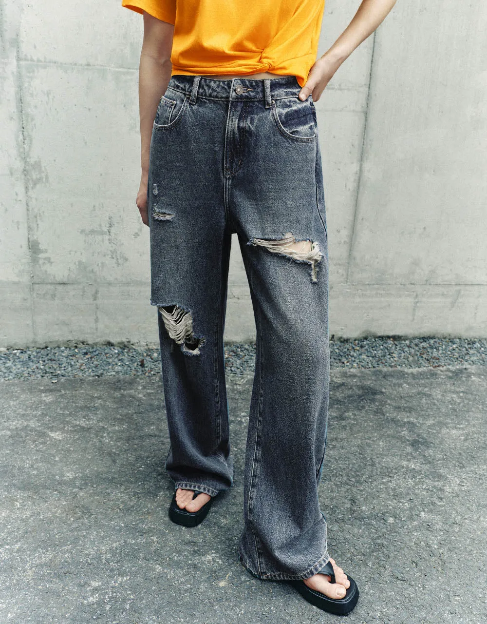 Ripped Wide-Leg Pants Jeans sold by Urban Revivo product image thumbnail 2