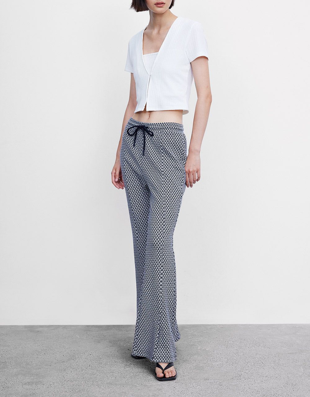 Houndstooth Flare Pants sold by Urban Revivo product image thumbnail 5