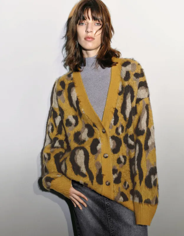 Leopard Printed V-Neck Knitted Cardigan sold by Urban Revivo