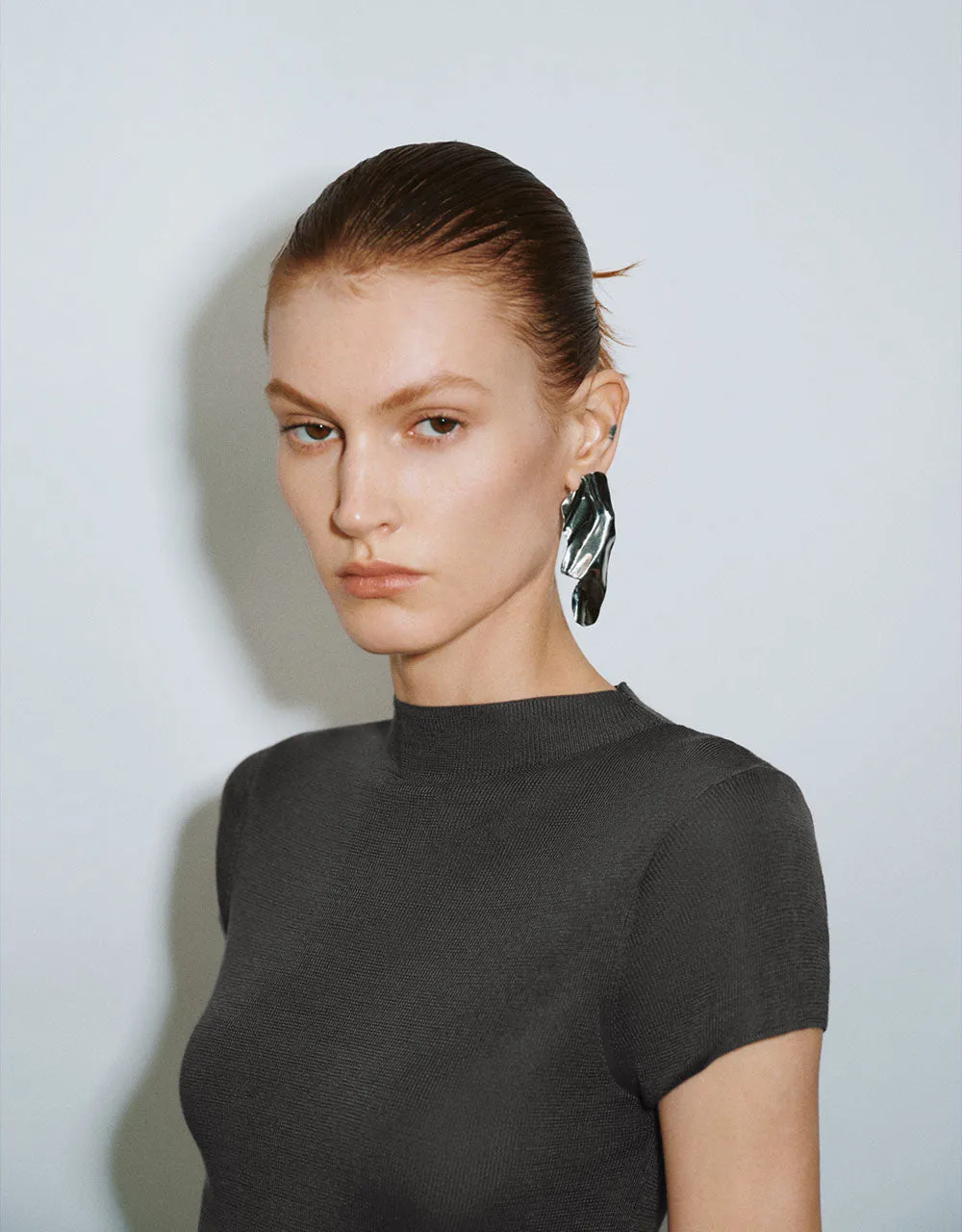 Stand Collar Skinny Knitted T-Shirt sold by Urban Revivo product image thumbnail 4