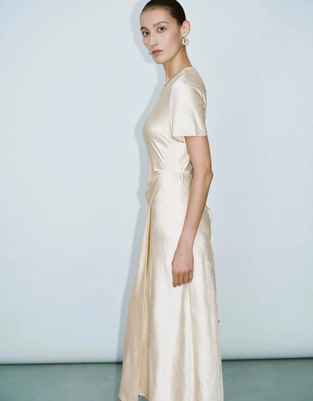 Crew Neck A-Line Dress sold by Urban Revivo product image thumbnail 3