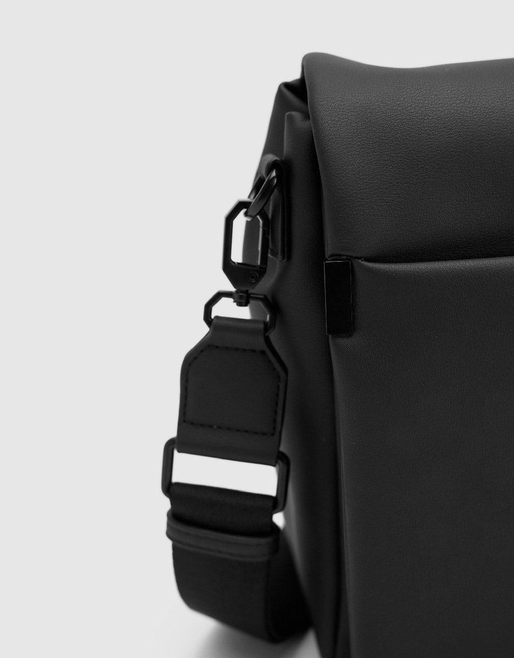 Vegan Leather Crossbody Bag sold by Urban Revivo product image thumbnail 5