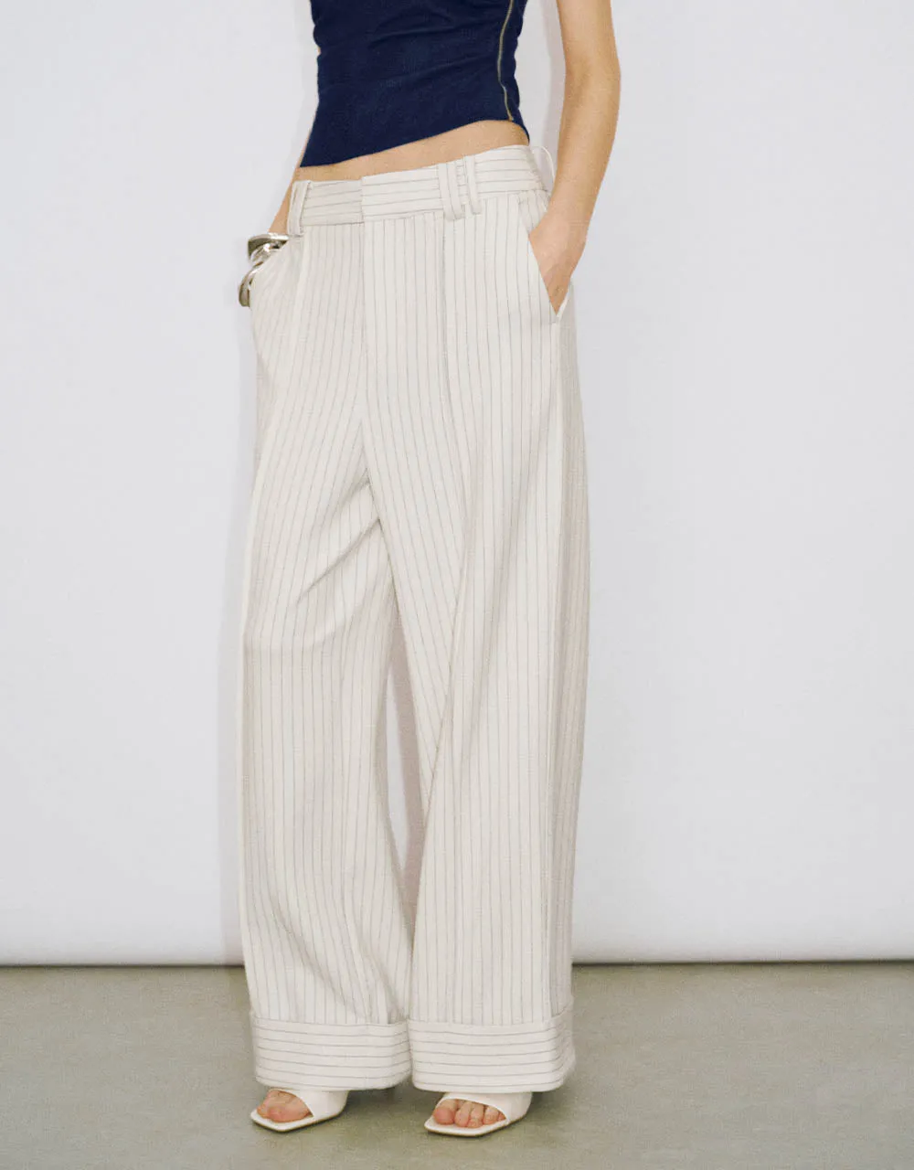 Striped Tailored Wide-Leg Pants sold by Urban Revivo product image thumbnail 4