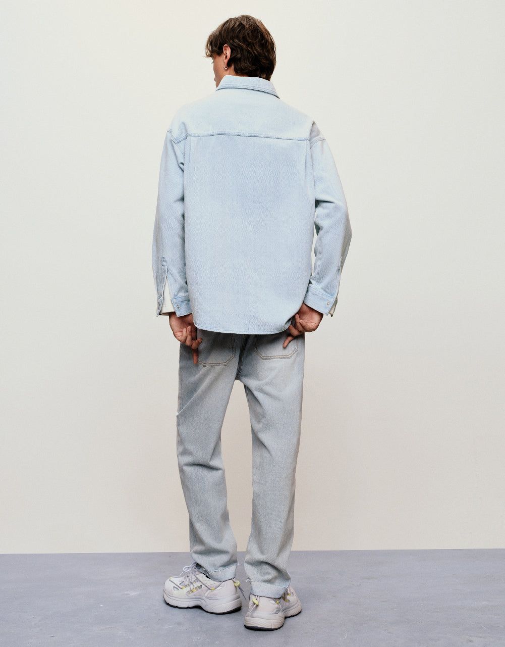 Press Button Loose Denim Shirt sold by Urban Revivo product image thumbnail 4