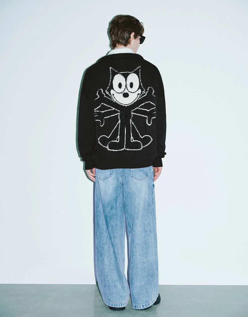 Drop Shoulder Sleeve V-Neck Knitted Cardigan sold by Urban Revivo product image thumbnail 2