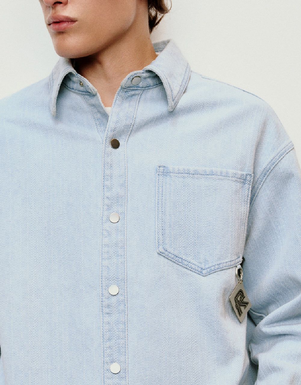 Press Button Loose Denim Shirt sold by Urban Revivo product image thumbnail 5