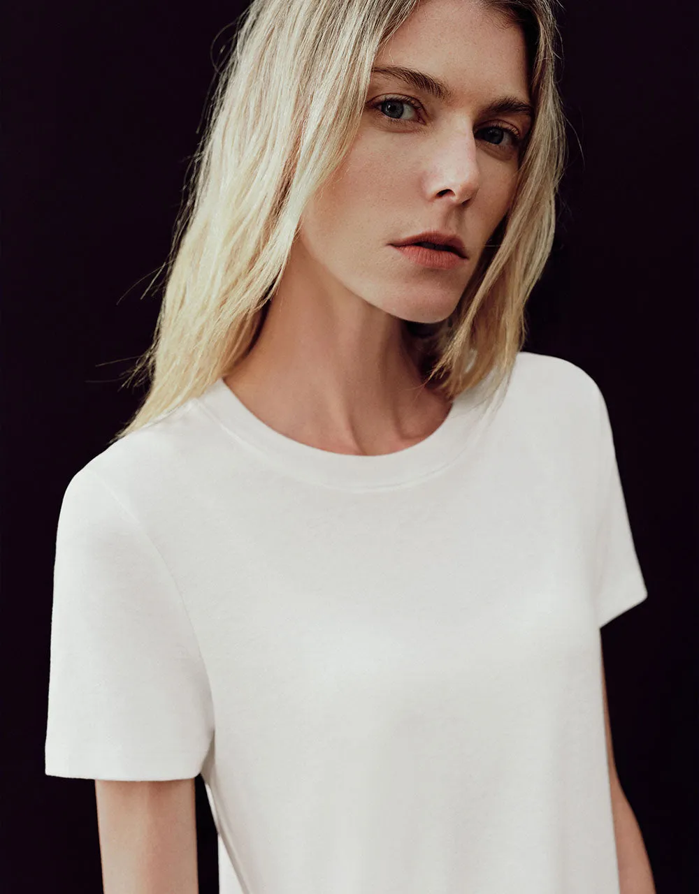 Crew Neck Straight T-Shirt sold by Urban Revivo product image thumbnail 4