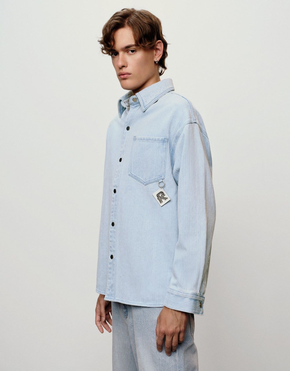 Press Button Loose Denim Shirt sold by Urban Revivo product image thumbnail 3