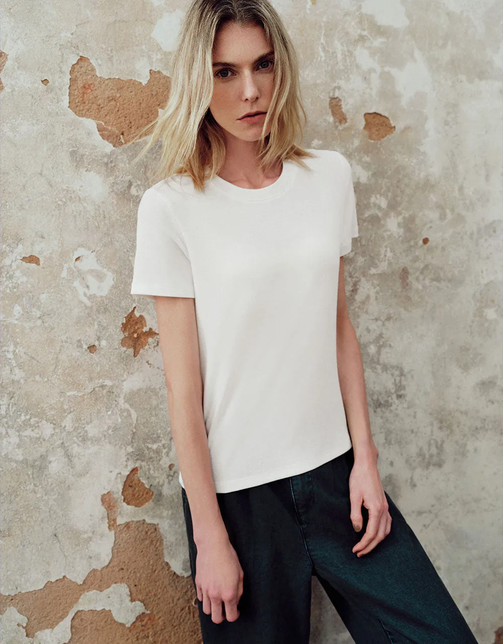 Crew Neck Straight T-Shirt sold by Urban Revivo product image thumbnail 3