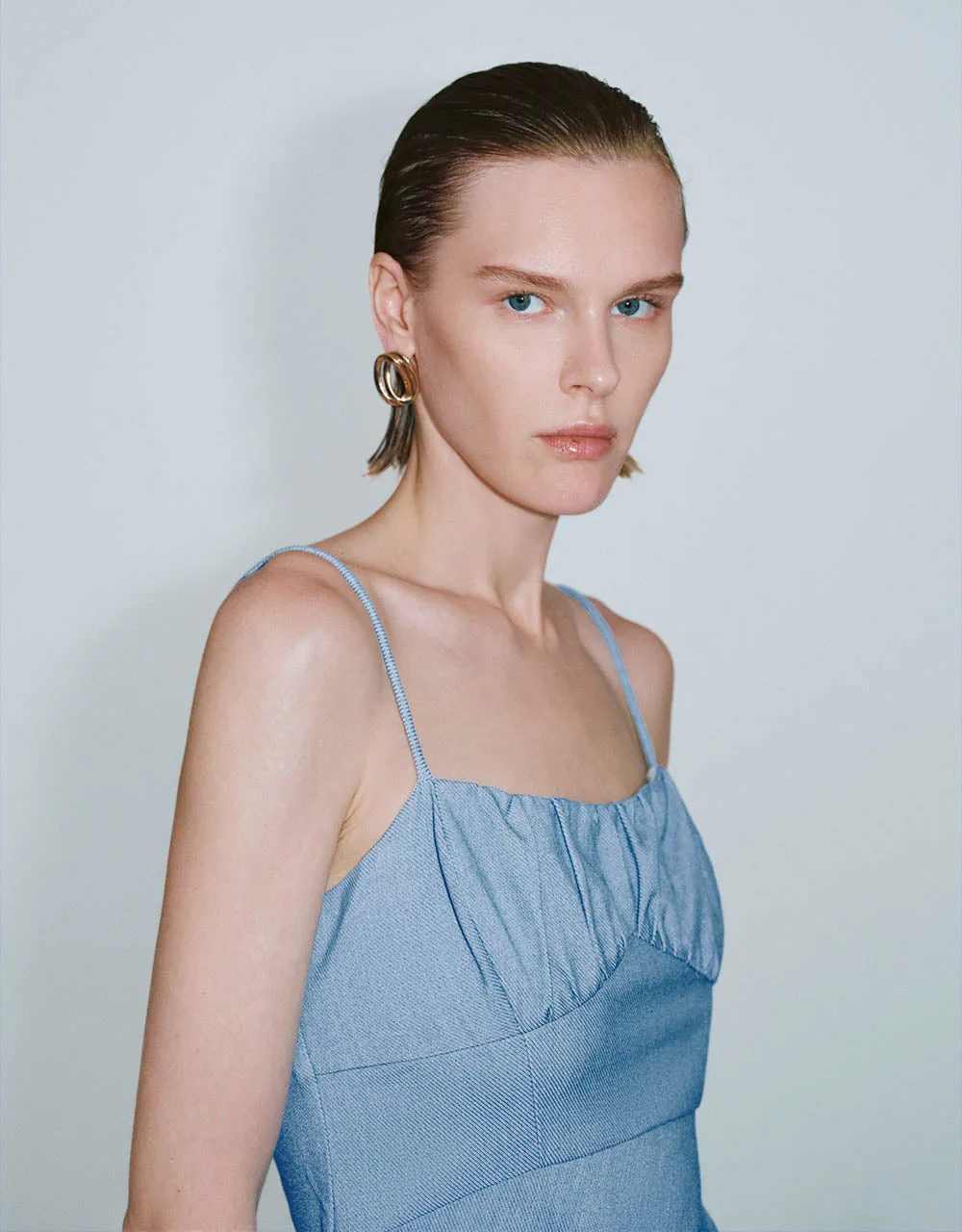 Off-Shoulder Skinny Denim Dress sold by Urban Revivo product image thumbnail 4