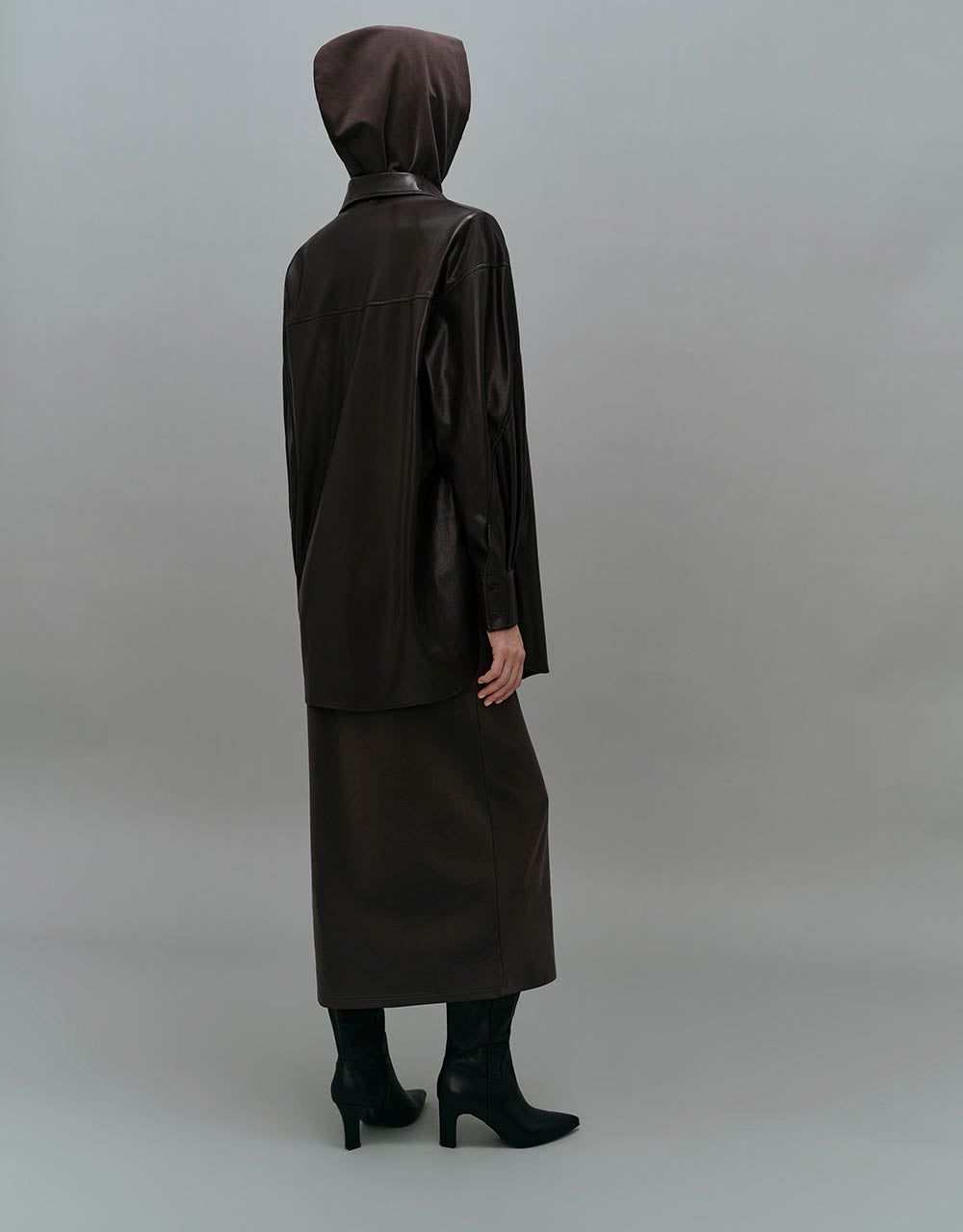 Press Button Vegan Leather Straight Shirt sold by Urban Revivo product image thumbnail 4