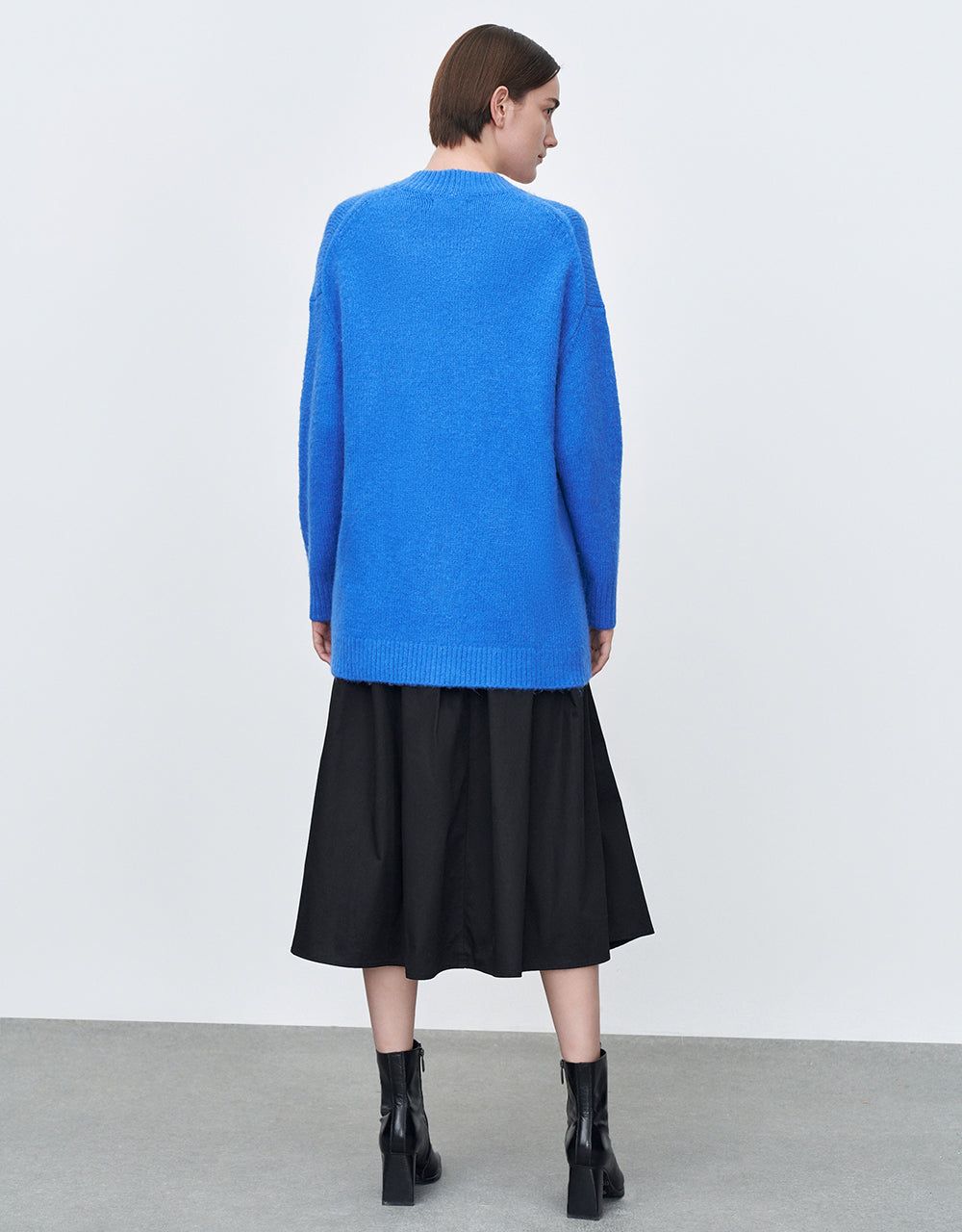 Drop Shoulder Sleeve V-Neck Knitted Cardigan sold by Urban Revivo product image thumbnail 4