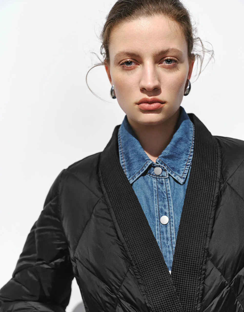 Embossed V-Neck Down Jacket With Belt sold by Urban Revivo product image thumbnail 4
