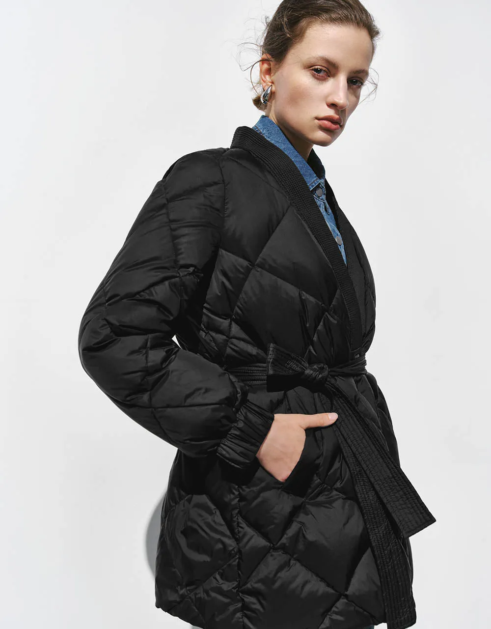 Embossed V-Neck Down Jacket With Belt sold by Urban Revivo product image thumbnail 2