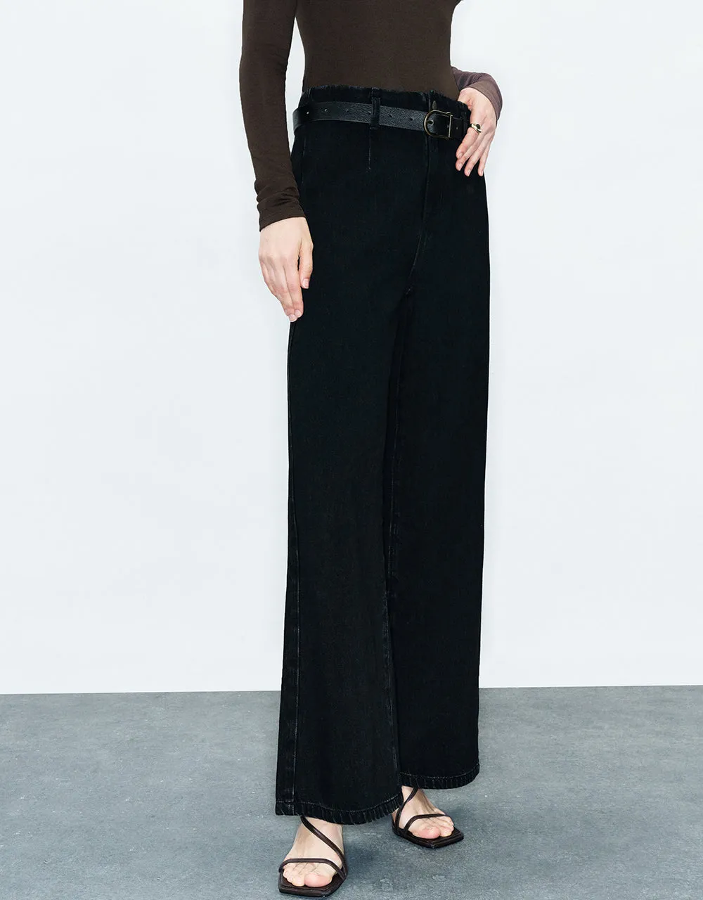 Straight Jeans With Belt sold by Urban Revivo product image thumbnail 2